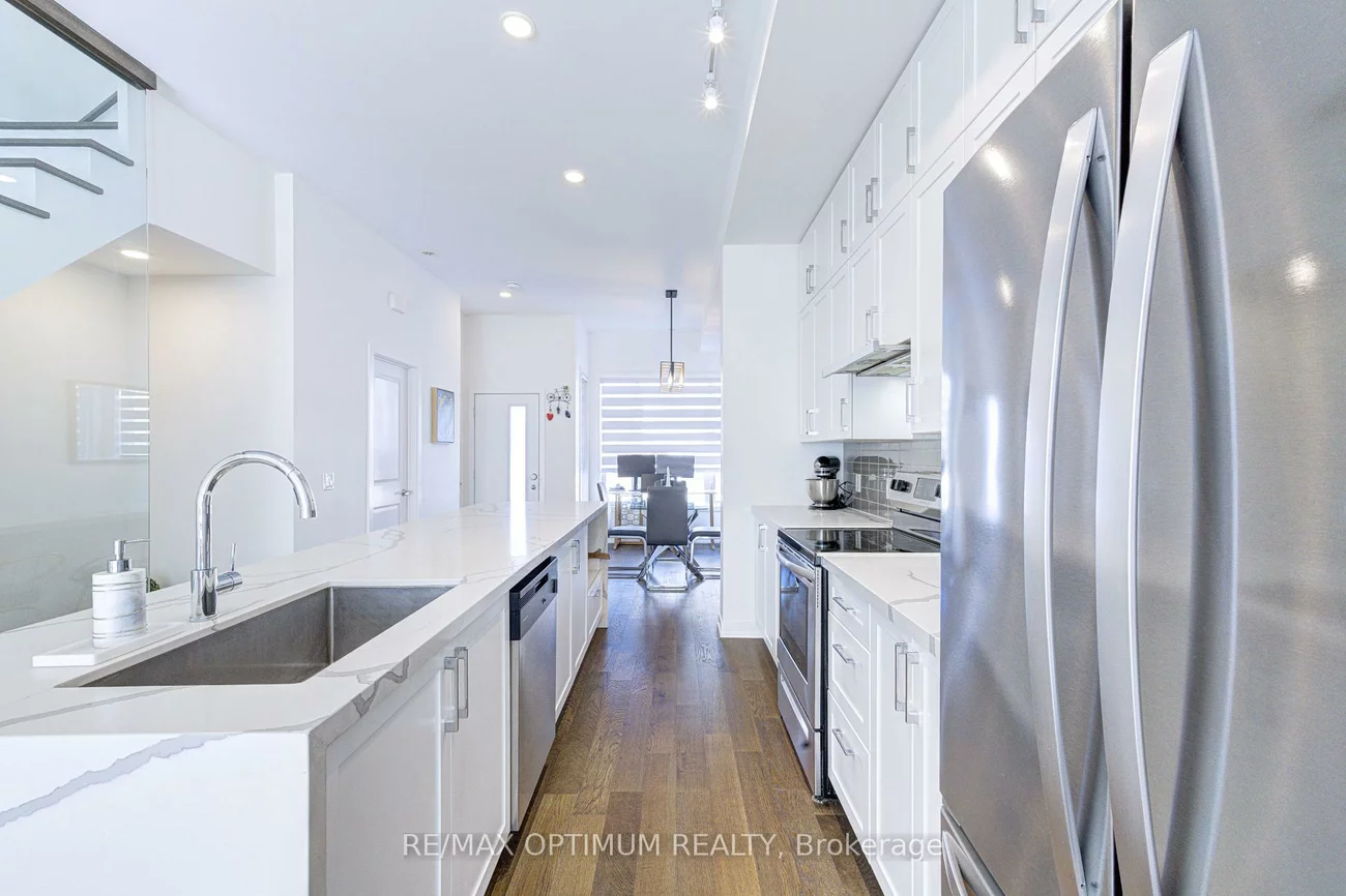 3070, Sixth, 1008 - GO Glenorchy, Oakville