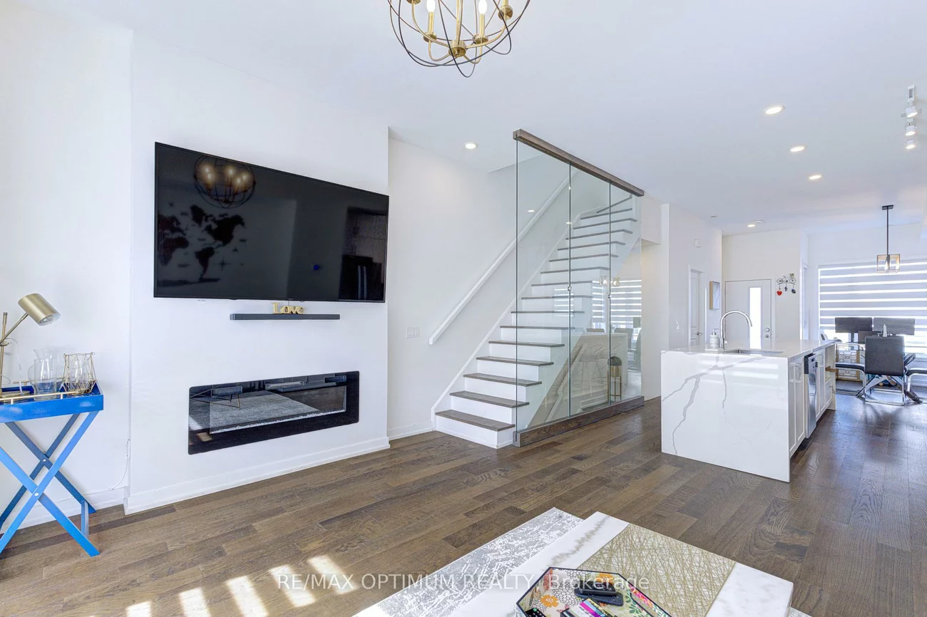 3070, Sixth, 1008 - GO Glenorchy, Oakville