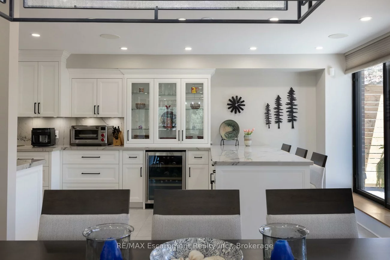 100, Lakeshore, 1013 - OO Old Oakville, Oakville