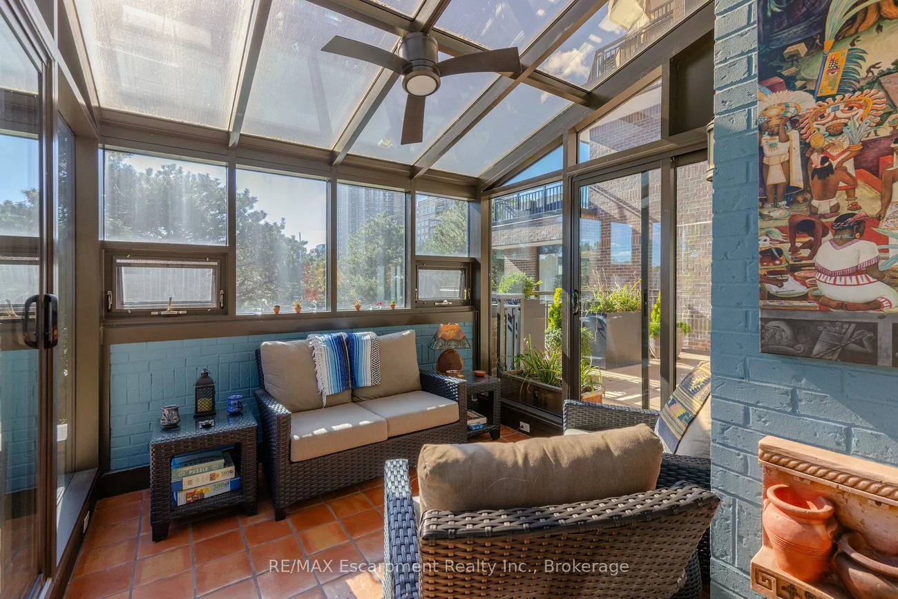 100, Lakeshore, 1013 - OO Old Oakville, Oakville