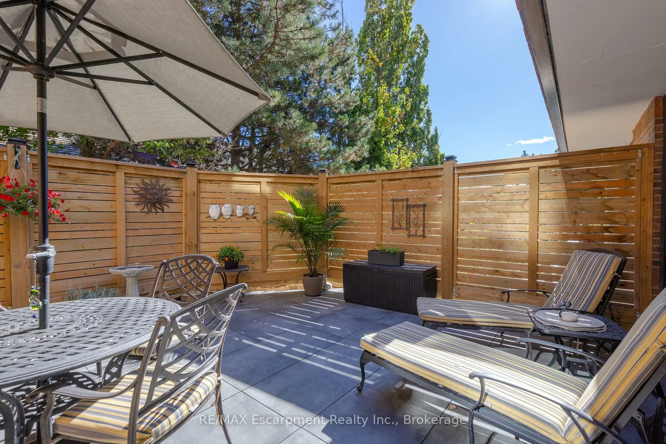 100, Lakeshore, 1013 - OO Old Oakville, Oakville