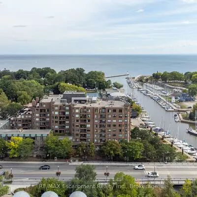 100, Lakeshore, 1013 - OO Old Oakville, Oakville