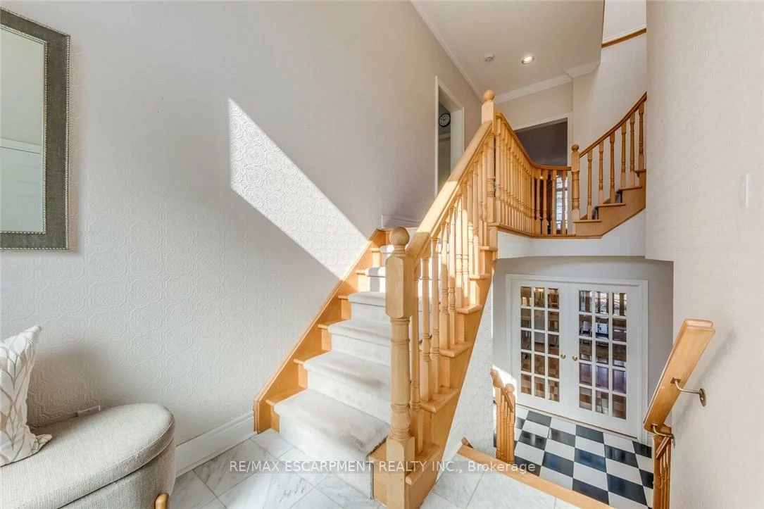 2303, HILL RIDGE, 1022 - WT West Oak Trails, Oakville