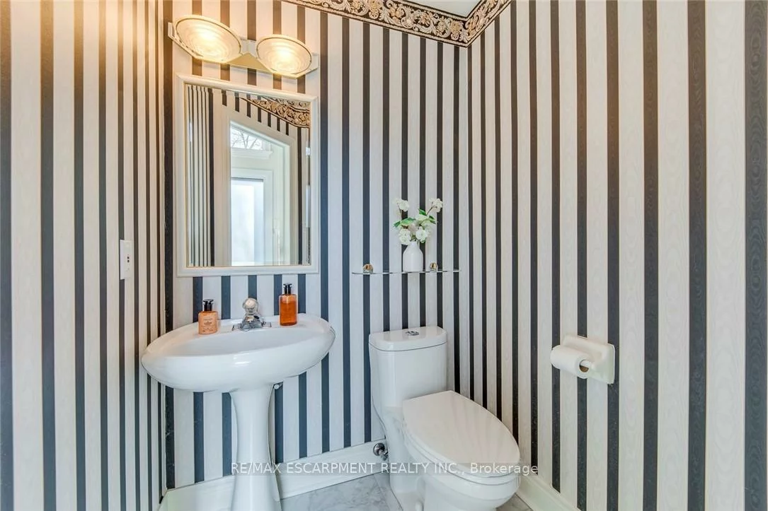 2303, HILL RIDGE, 1022 - WT West Oak Trails, Oakville