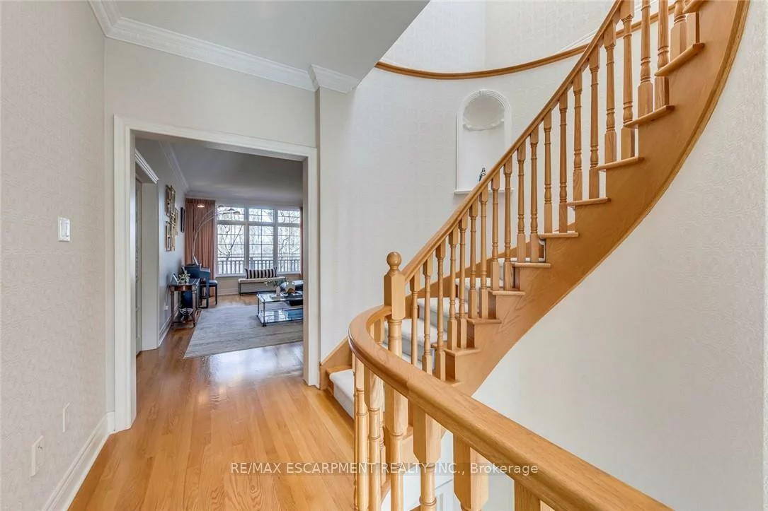 2303, HILL RIDGE, 1022 - WT West Oak Trails, Oakville