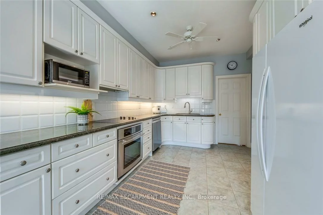2303, HILL RIDGE, 1022 - WT West Oak Trails, Oakville