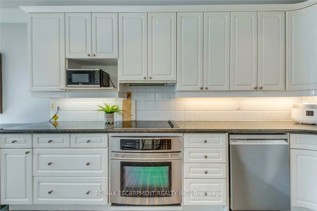 2303, HILL RIDGE, 1022 - WT West Oak Trails, Oakville
