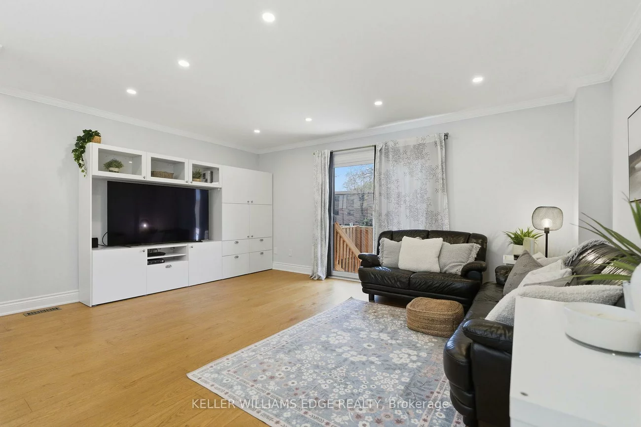 1520, Sixth, 1003 - CP College Park, Oakville