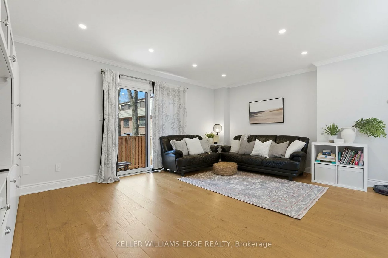 1520, Sixth, 1003 - CP College Park, Oakville