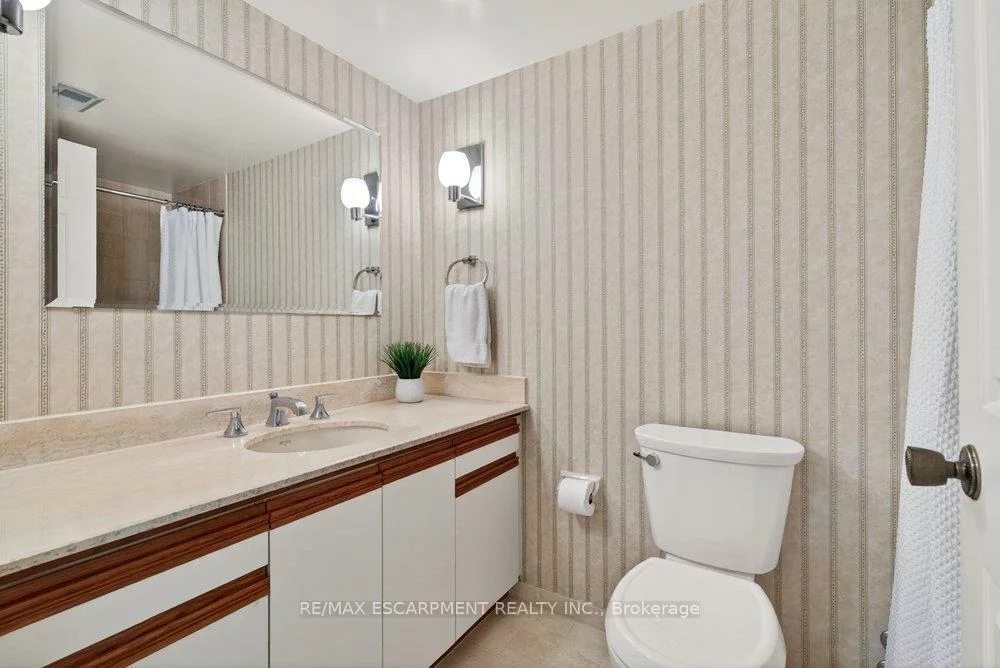 2170, Marine, 1001 - BR Bronte, Oakville