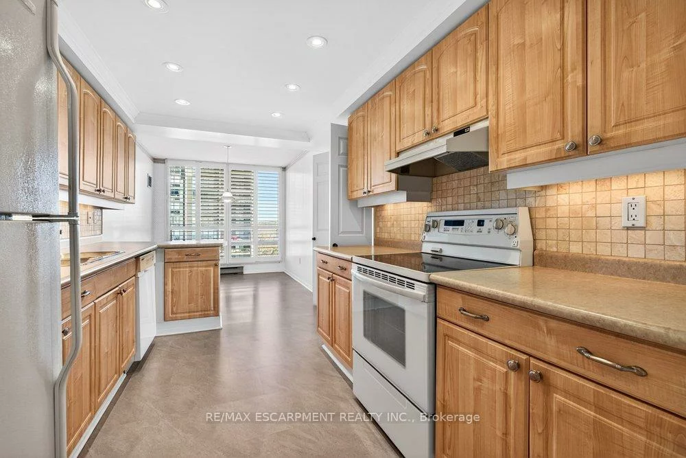 2170, Marine, 1001 - BR Bronte, Oakville