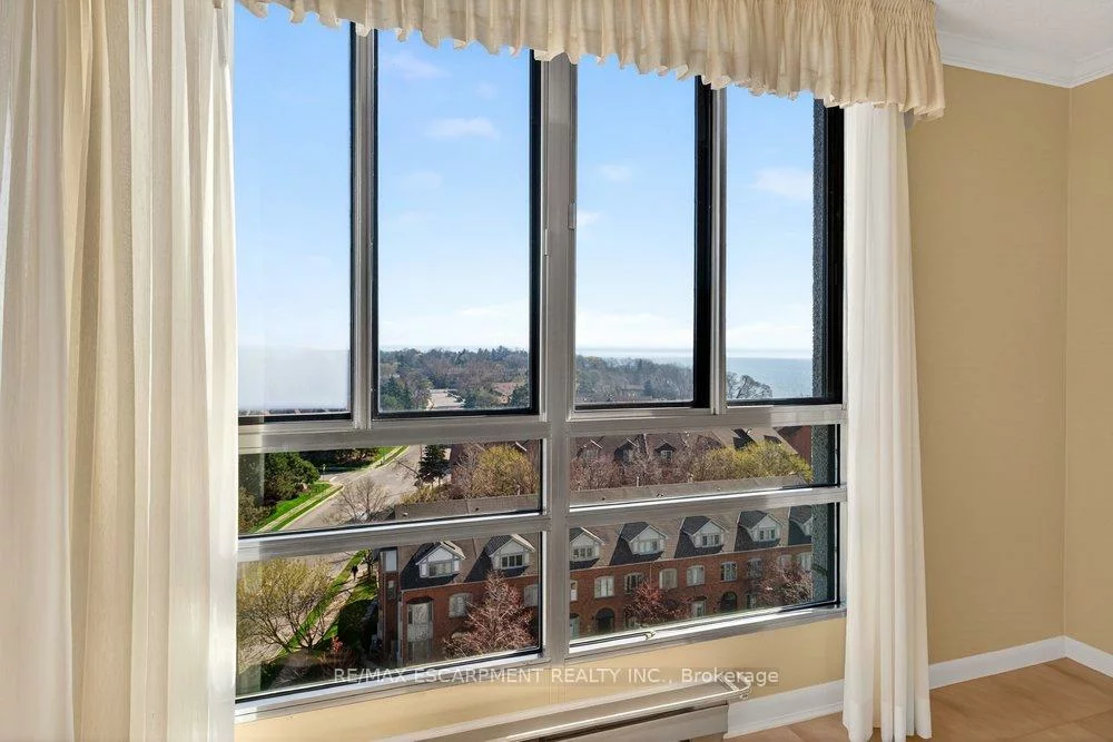 2170, Marine, 1001 - BR Bronte, Oakville