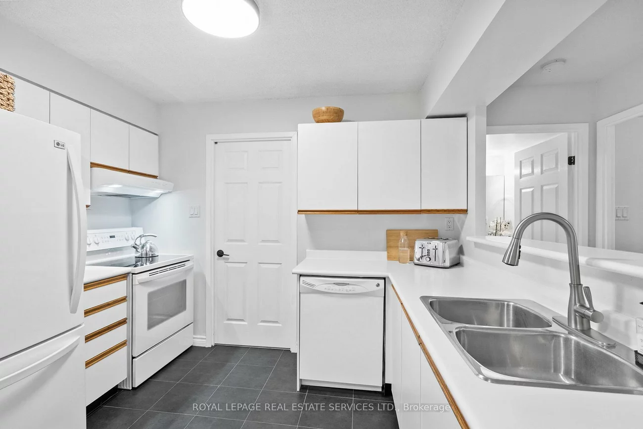 185, Robinson, 1013 - OO Old Oakville, Oakville