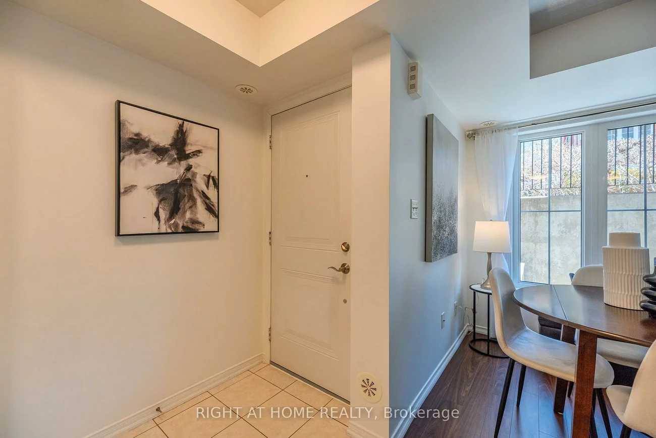 2464, Post, 1015 - RO River Oaks, Oakville