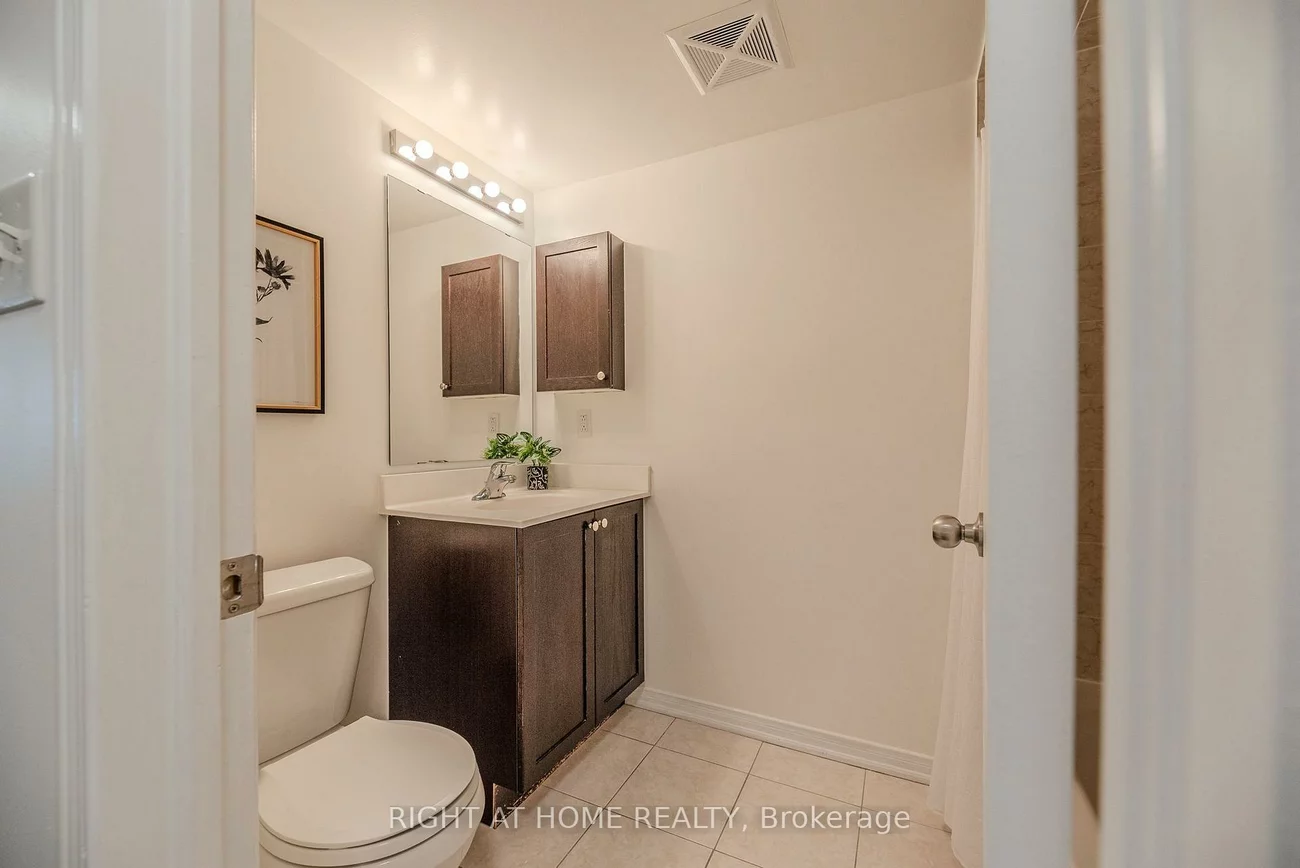 2464, Post, 1015 - RO River Oaks, Oakville