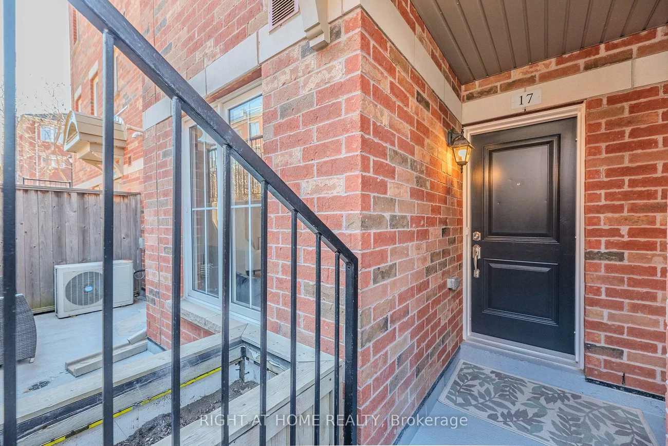 2464, Post, 1015 - RO River Oaks, Oakville