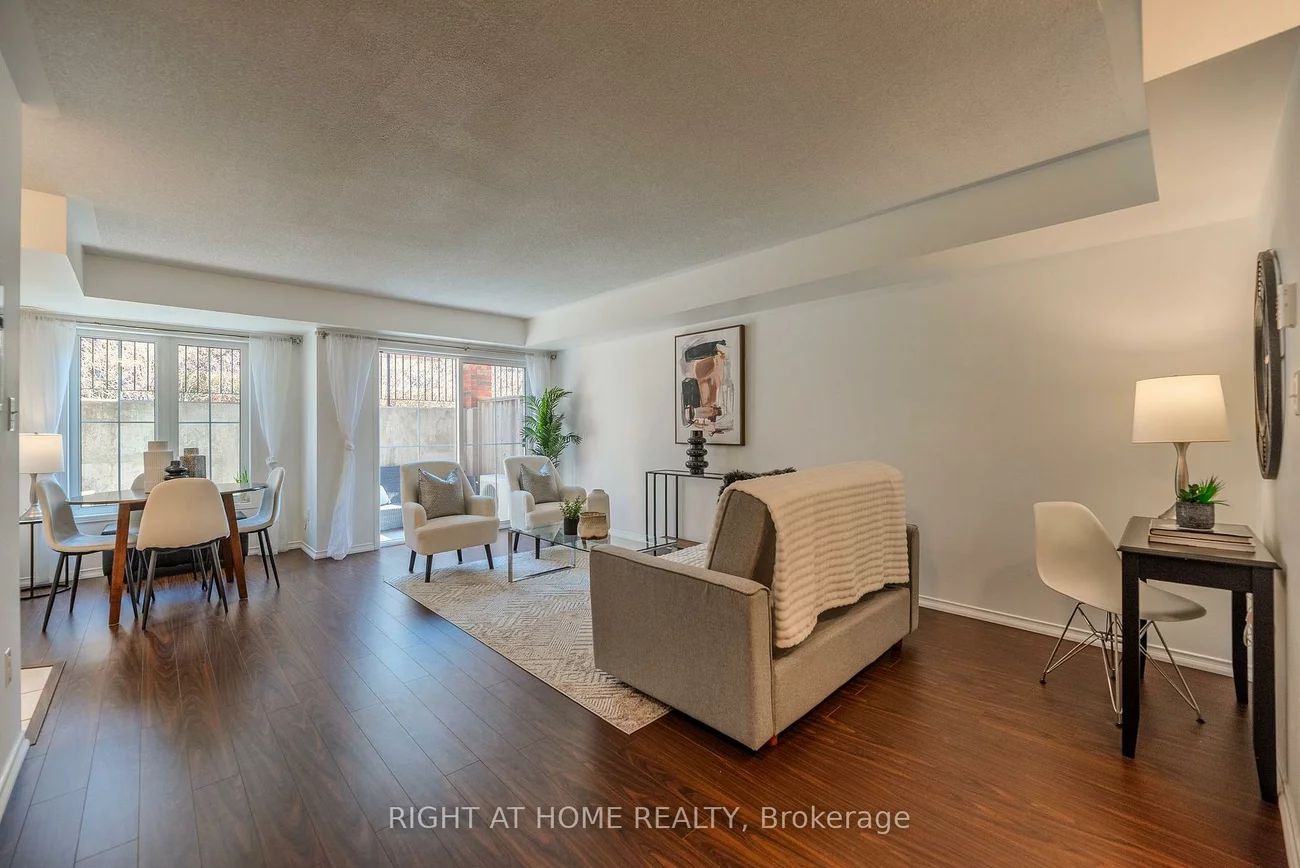 2464, Post, 1015 - RO River Oaks, Oakville