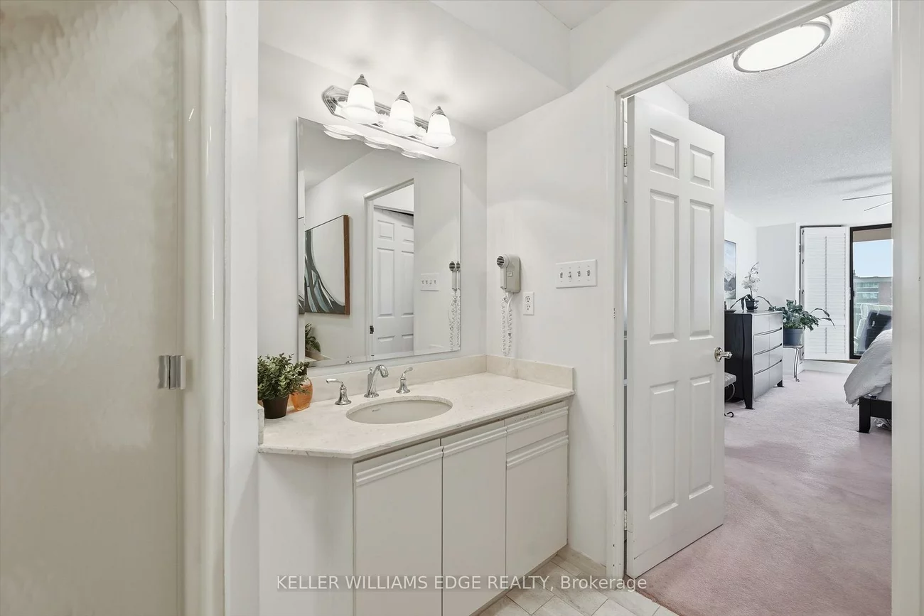 2170, Marine, 1001 - BR Bronte, Oakville