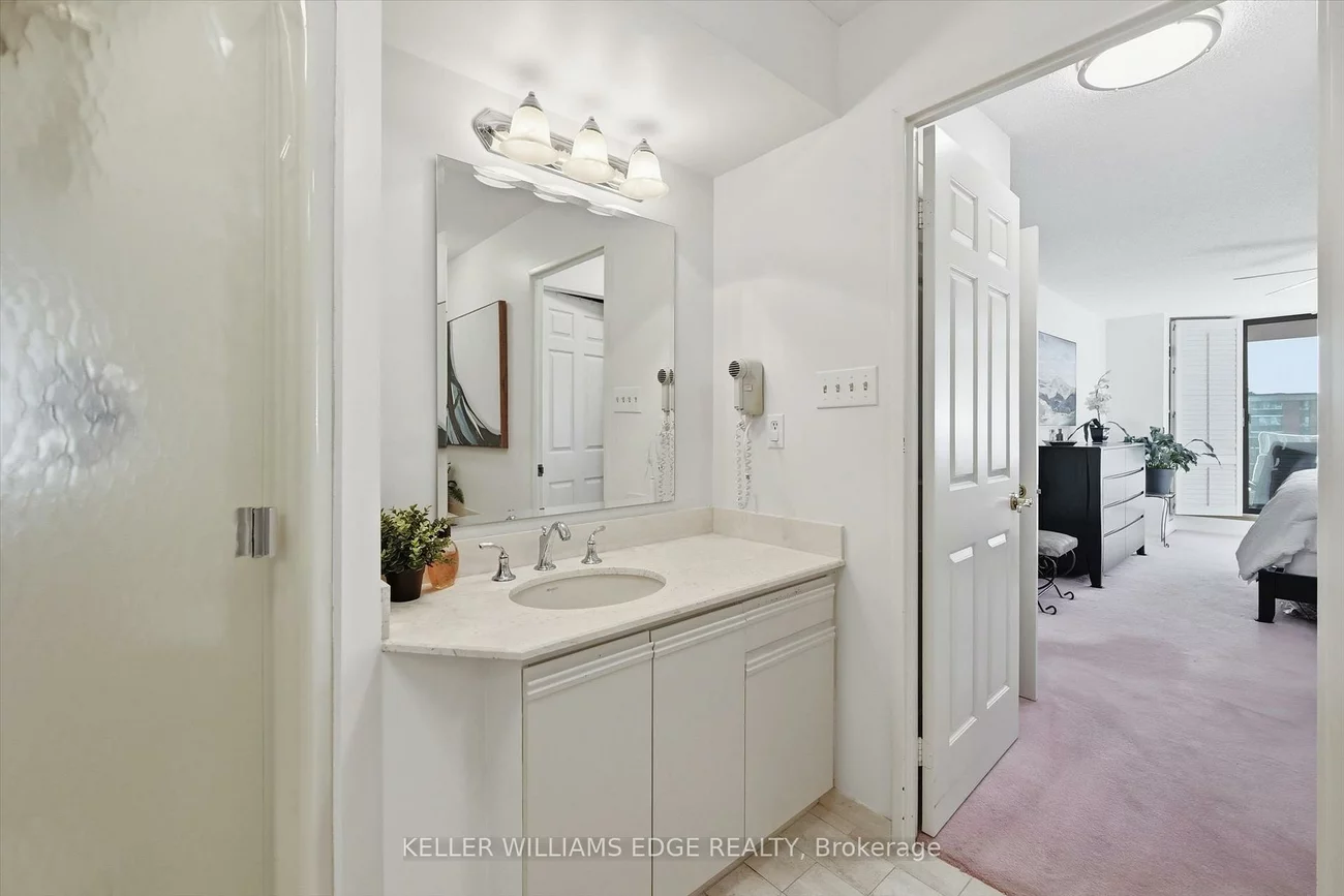 2170, Marine, 1001 - BR Bronte, Oakville
