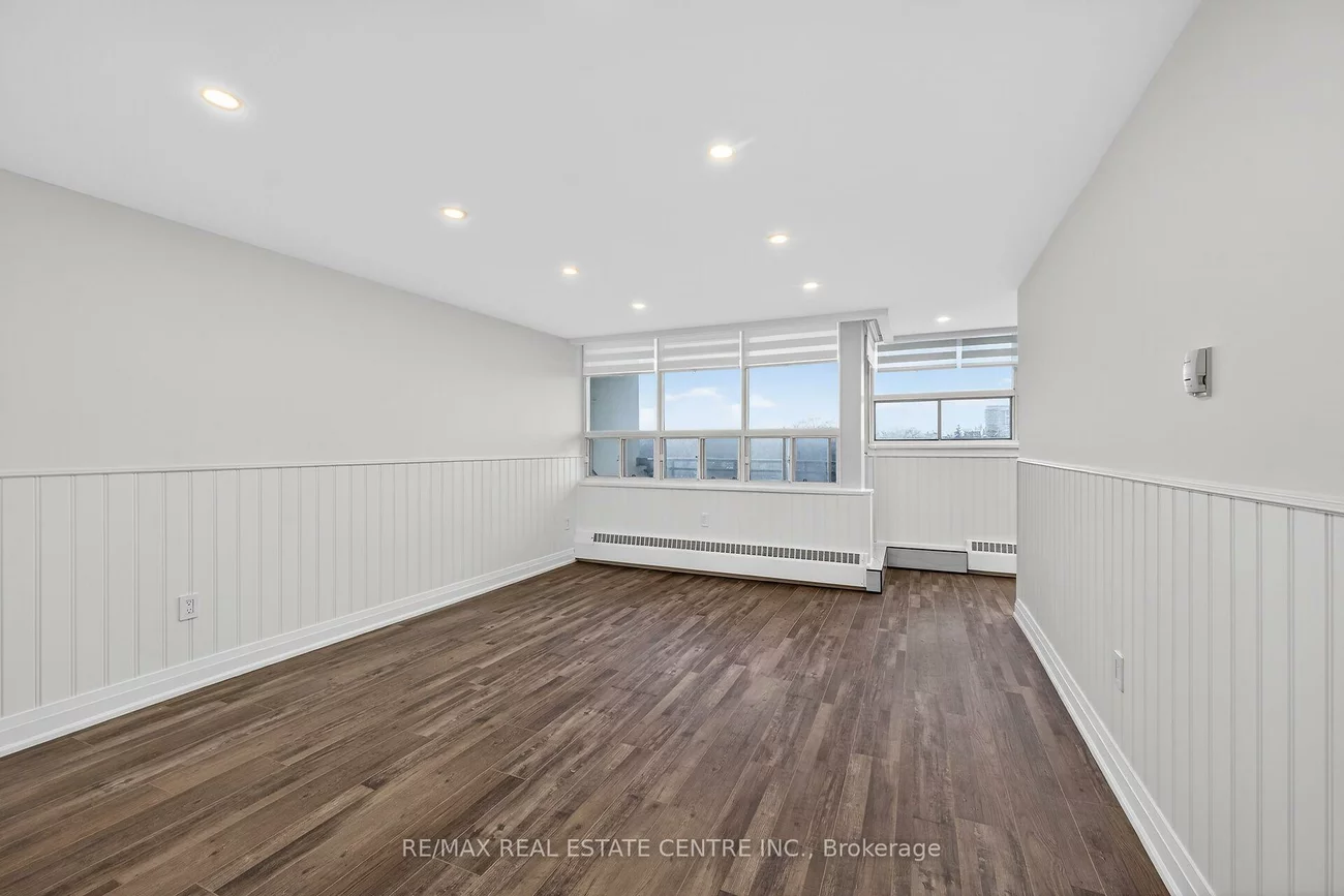 212, Kerr, 1002 - CO Central, Oakville