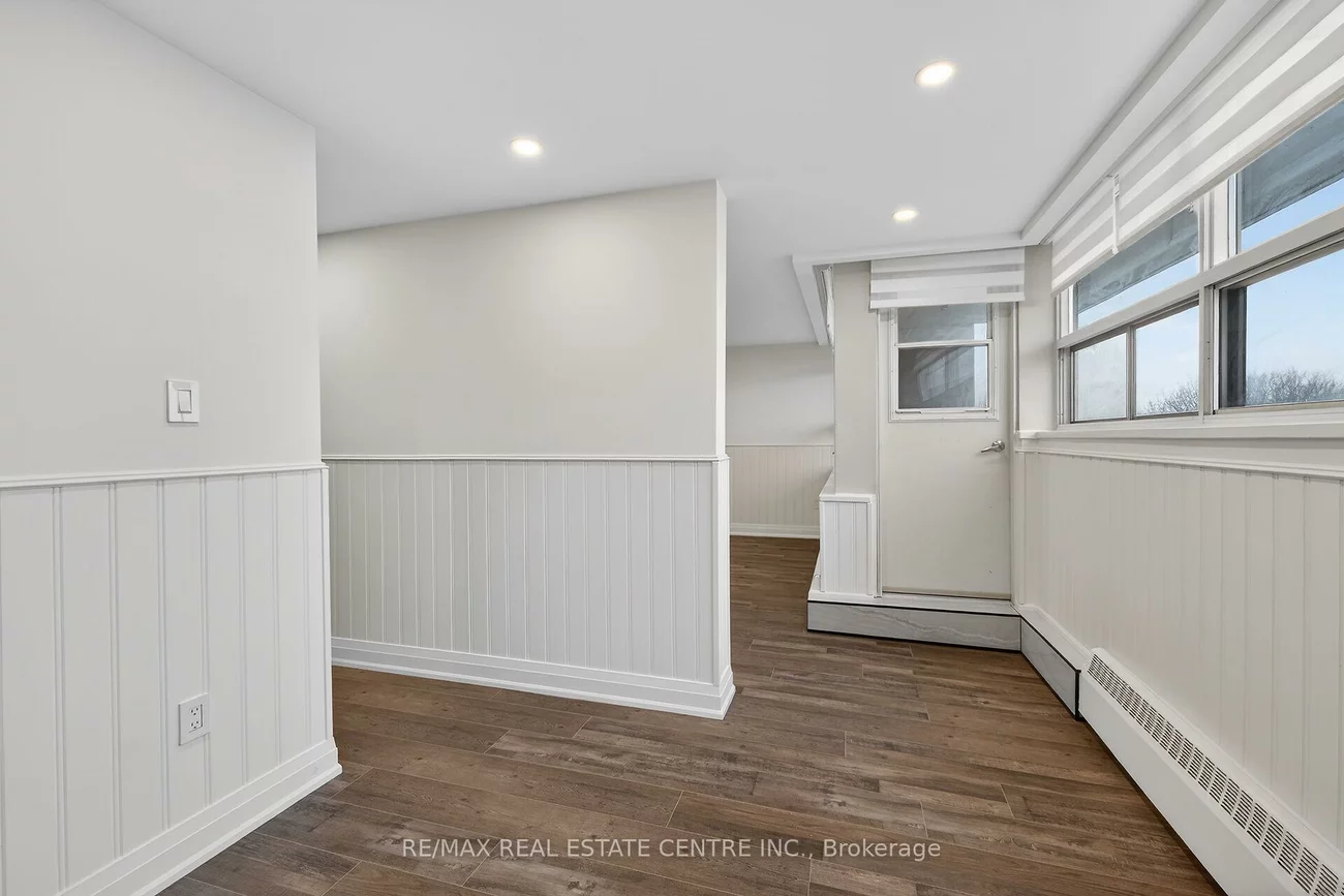 212, Kerr, 1002 - CO Central, Oakville