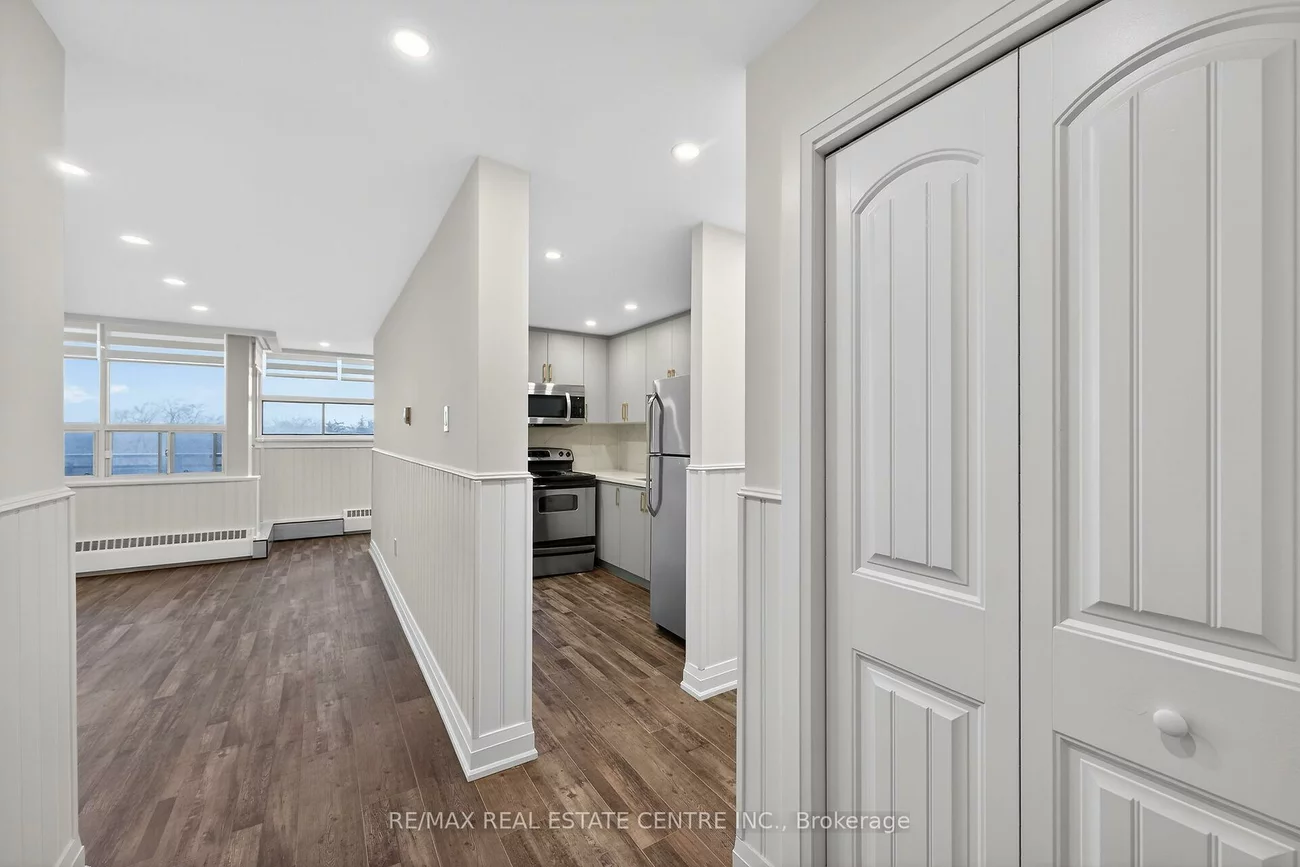 212, Kerr, 1002 - CO Central, Oakville