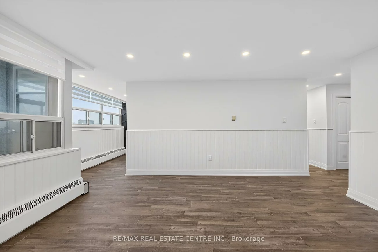 212, Kerr, 1002 - CO Central, Oakville