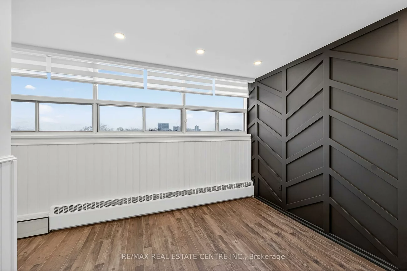 212, Kerr, 1002 - CO Central, Oakville