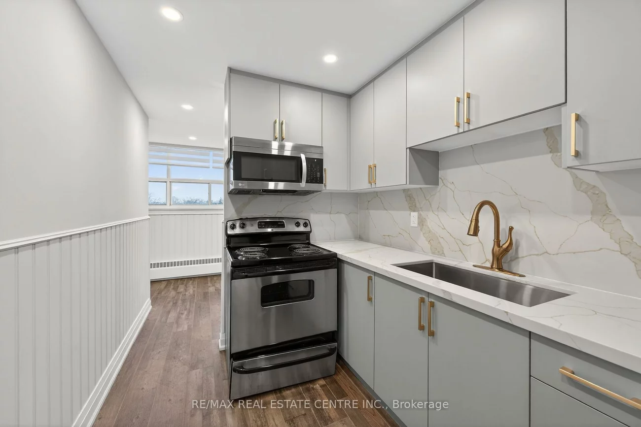 212, Kerr, 1002 - CO Central, Oakville