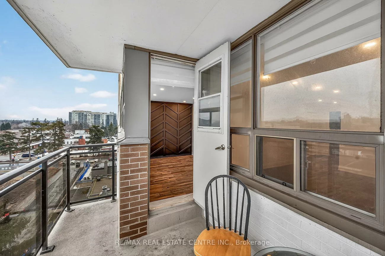 212, Kerr, 1002 - CO Central, Oakville