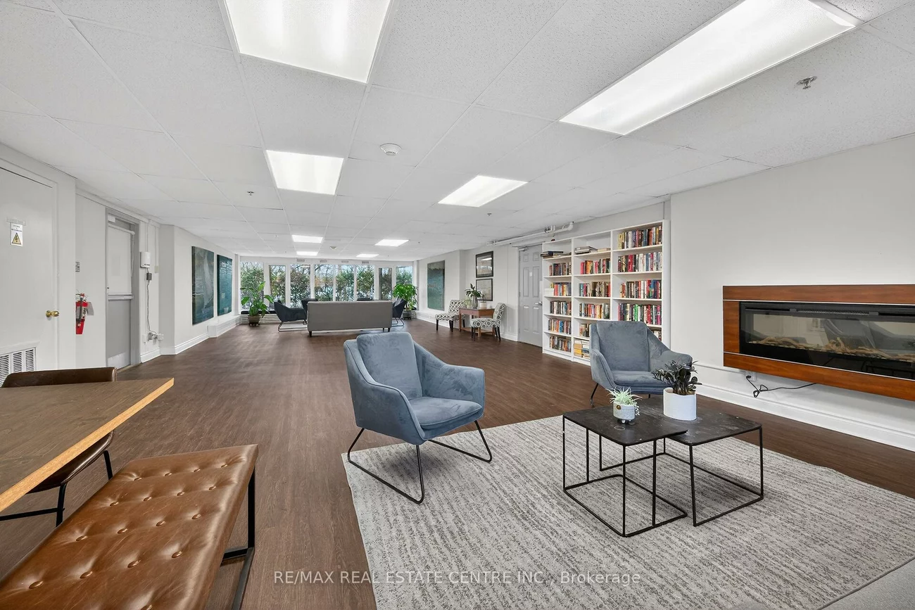 212, Kerr, 1002 - CO Central, Oakville