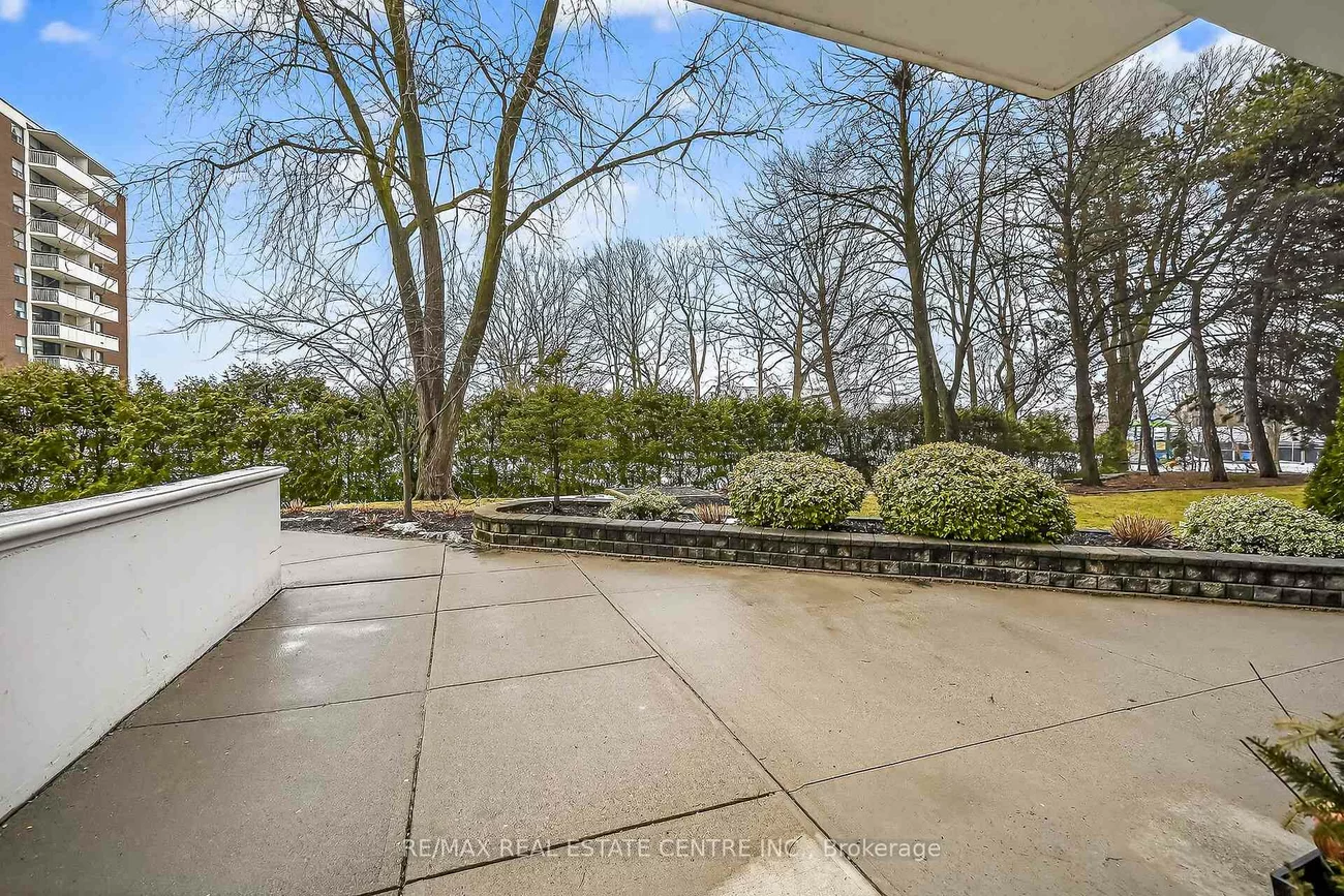 212, Kerr, 1002 - CO Central, Oakville