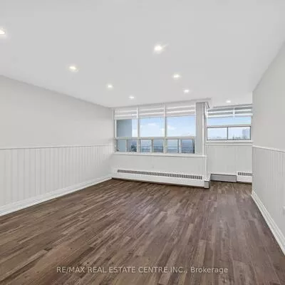 212, Kerr, 1002 - CO Central, Oakville