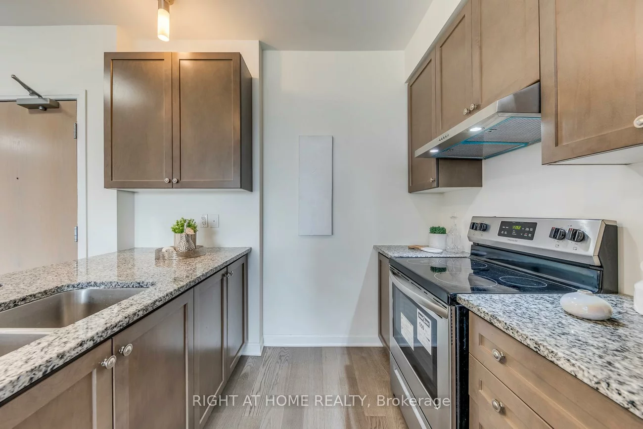 3028, Creekshore, 1005 - FA Falgarwood, Oakville