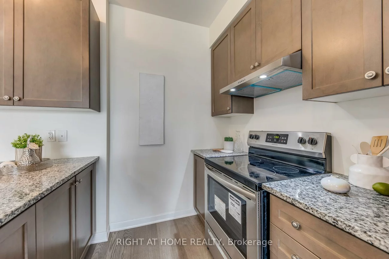 3028, Creekshore, 1005 - FA Falgarwood, Oakville