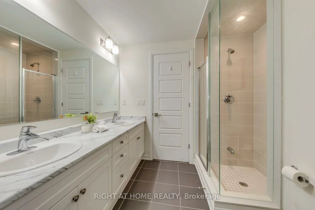 3028, Creekshore, 1005 - FA Falgarwood, Oakville