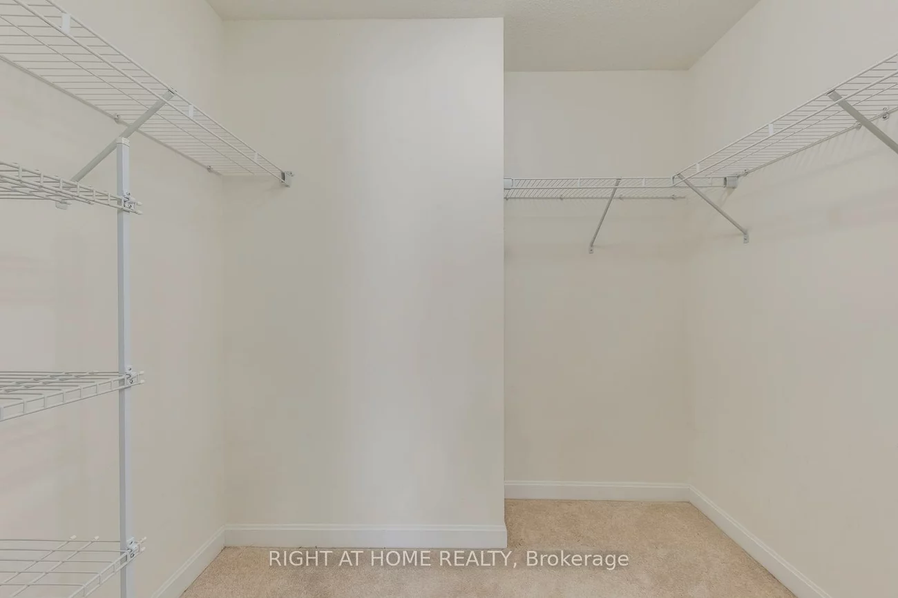 3028, Creekshore, 1005 - FA Falgarwood, Oakville