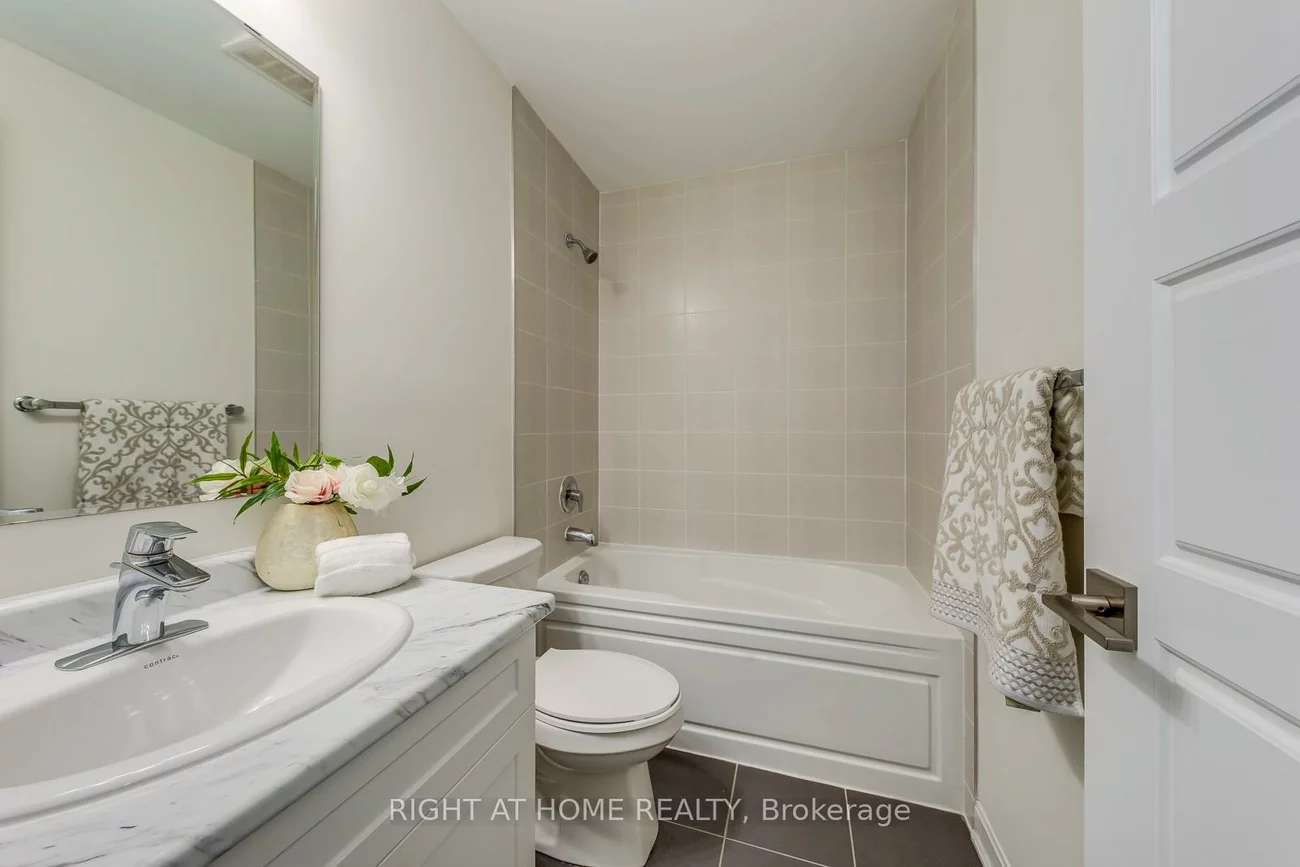 3028, Creekshore, 1005 - FA Falgarwood, Oakville