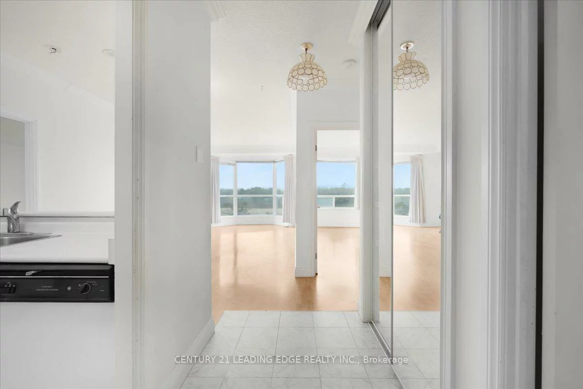 2511, Lakeshore, 1001 - BR Bronte, Oakville