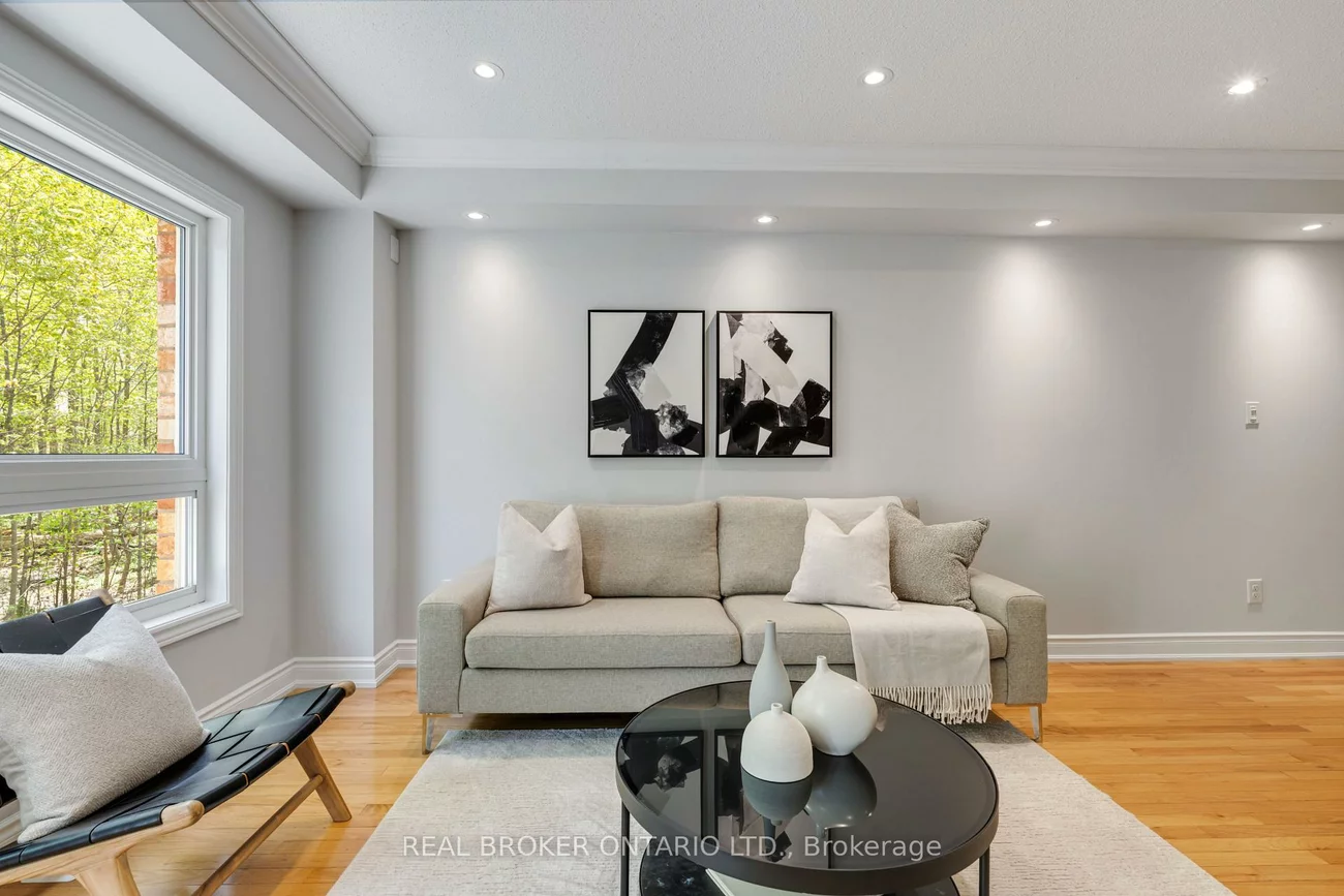 233, Duskywing, 1001 - BR Bronte, Oakville