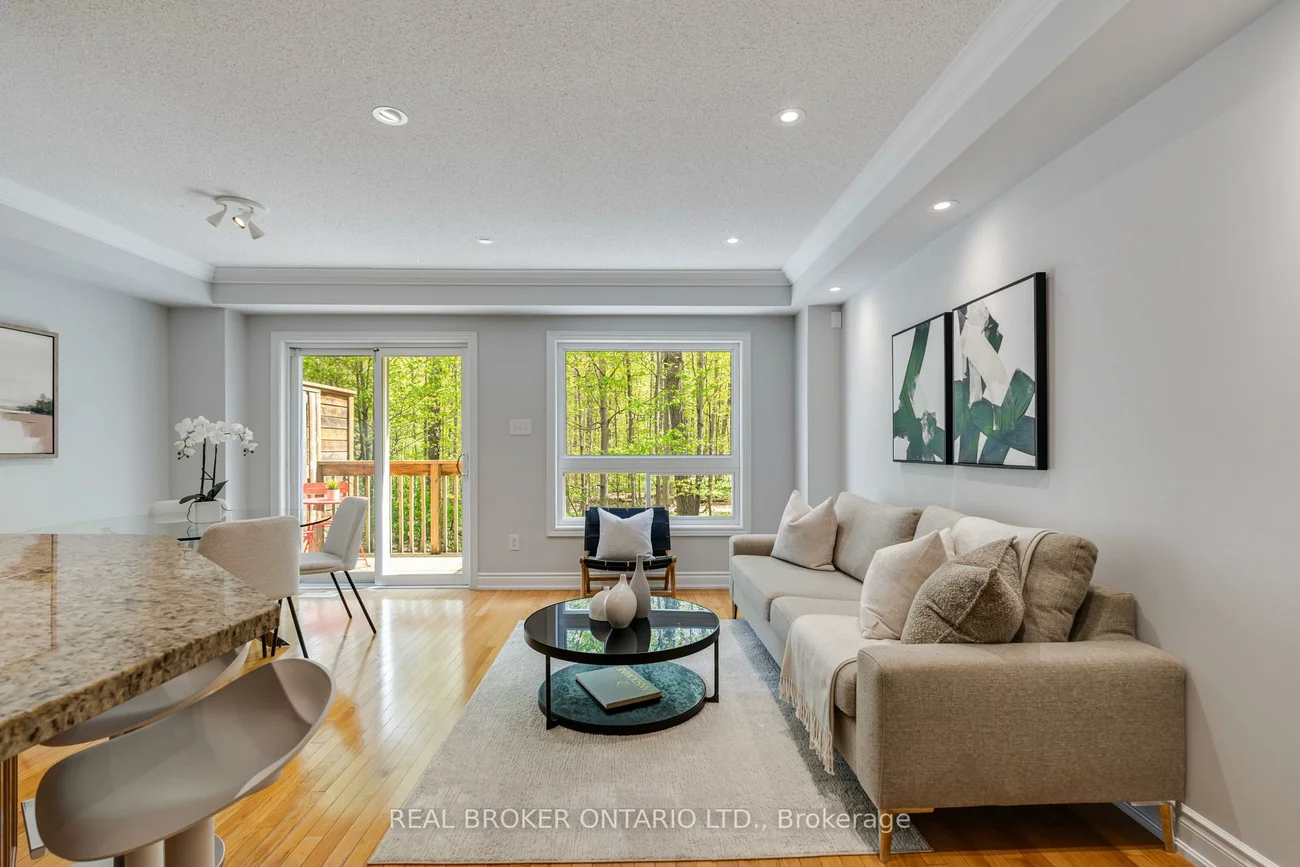 233, Duskywing, 1001 - BR Bronte, Oakville
