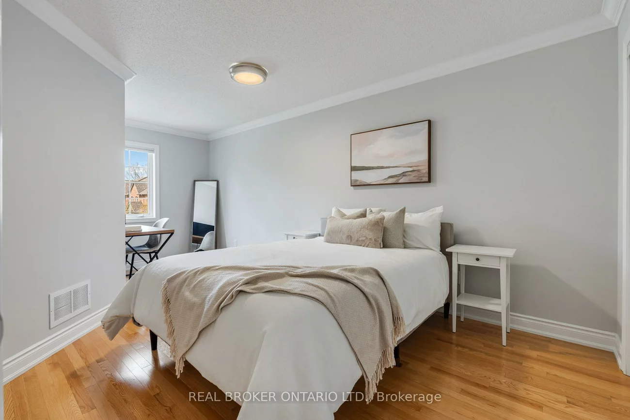 233, Duskywing, 1001 - BR Bronte, Oakville