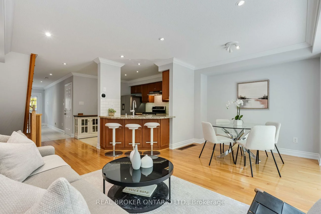 233, Duskywing, 1001 - BR Bronte, Oakville