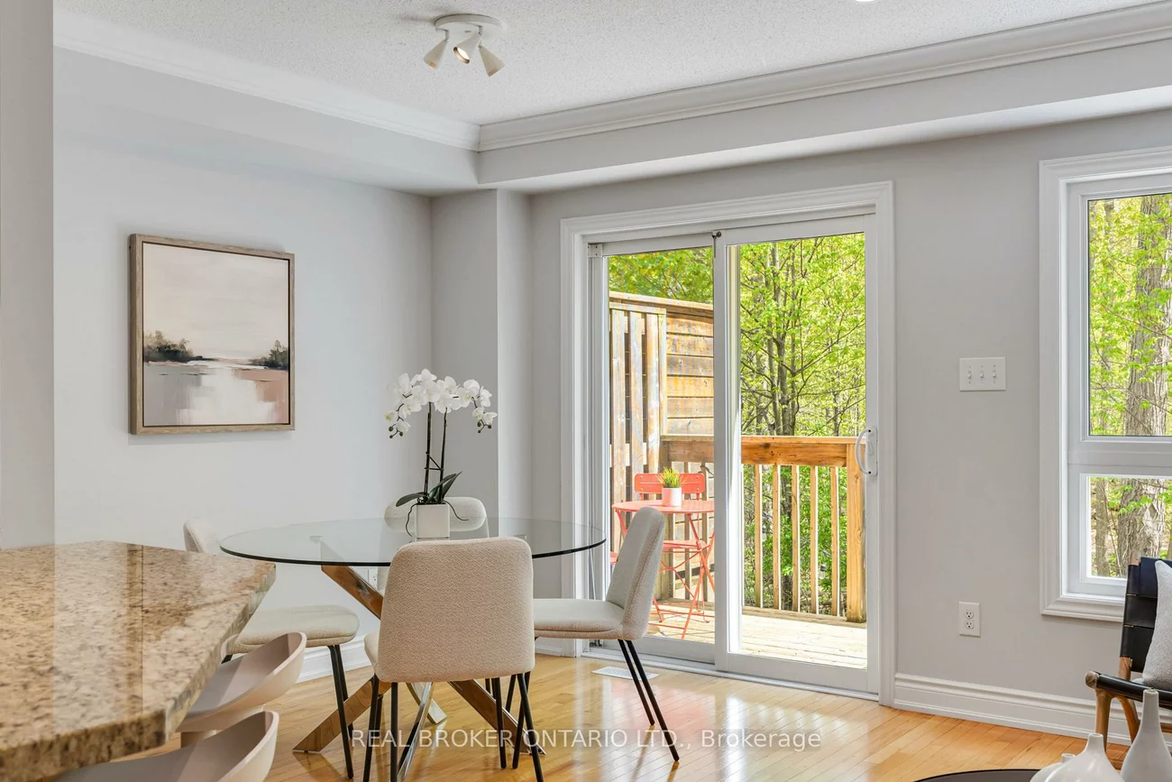 233, Duskywing, 1001 - BR Bronte, Oakville