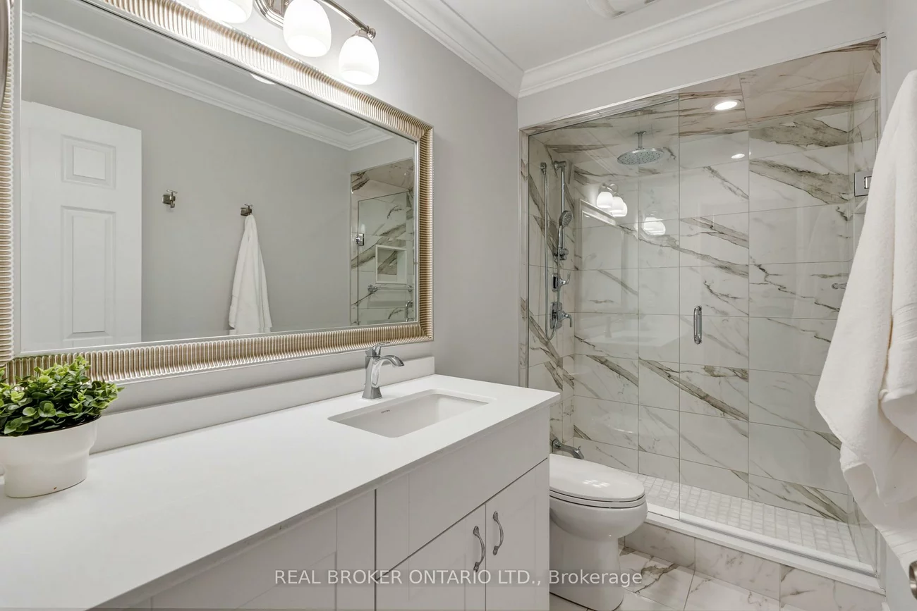 233, Duskywing, 1001 - BR Bronte, Oakville