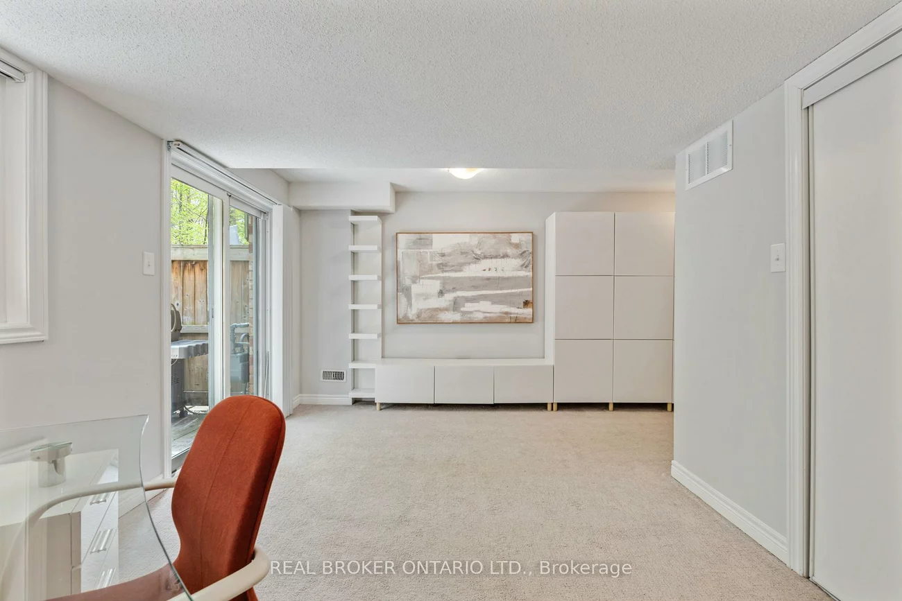 233, Duskywing, 1001 - BR Bronte, Oakville
