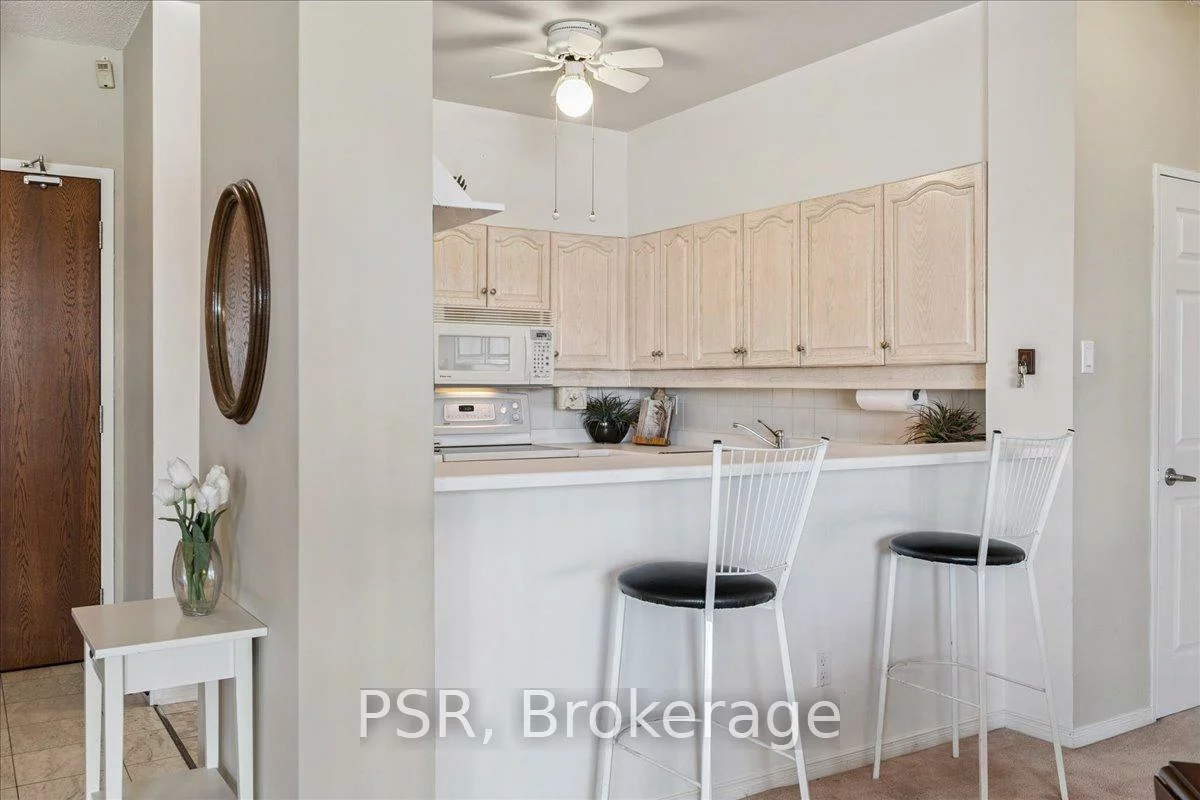 2511, Lakeshore, 1001 - BR Bronte, Oakville