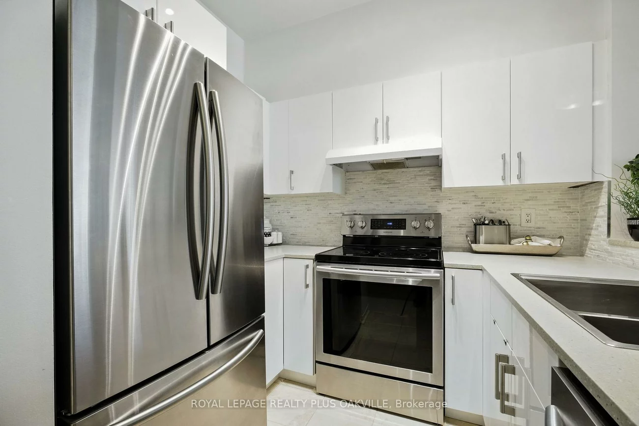 2511, Lakeshore, 1001 - BR Bronte, Oakville