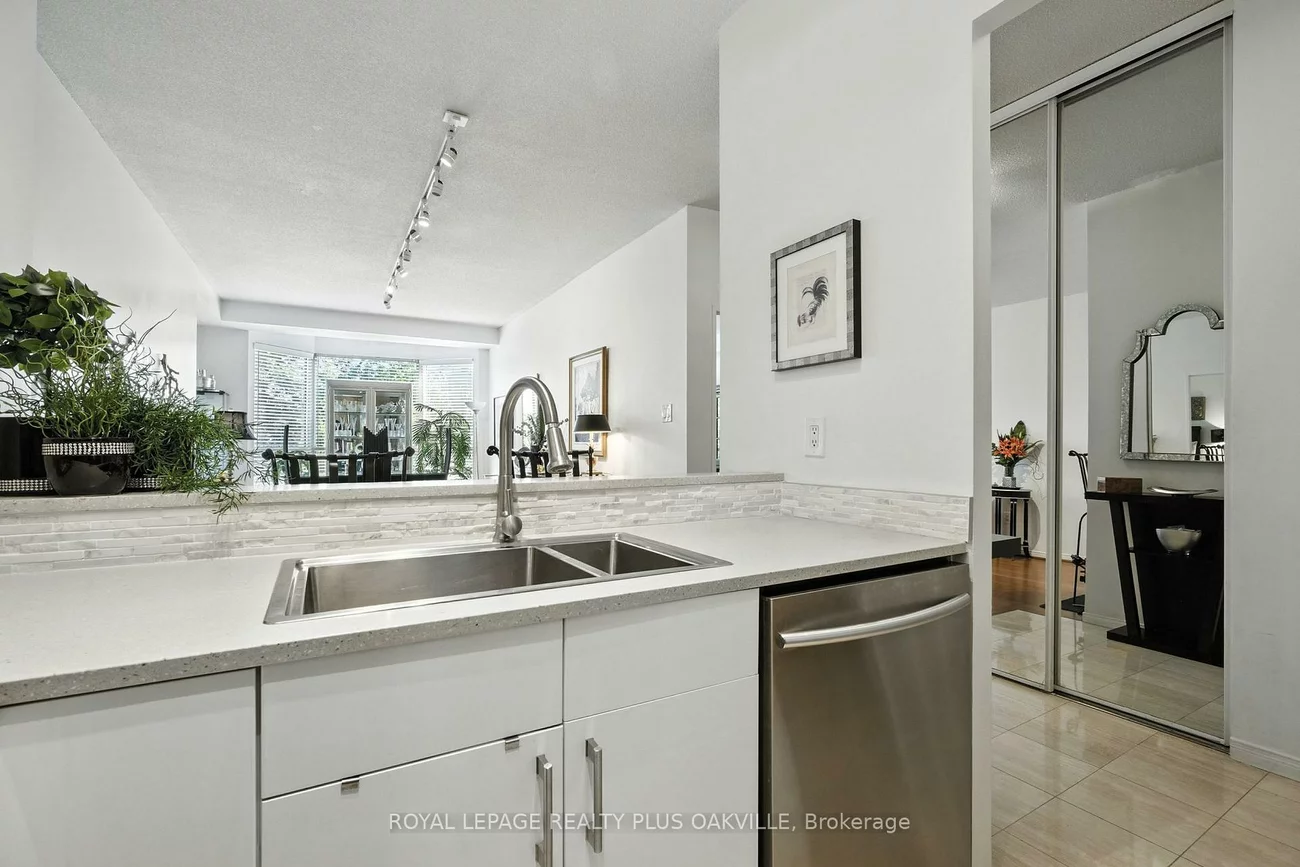 2511, Lakeshore, 1001 - BR Bronte, Oakville