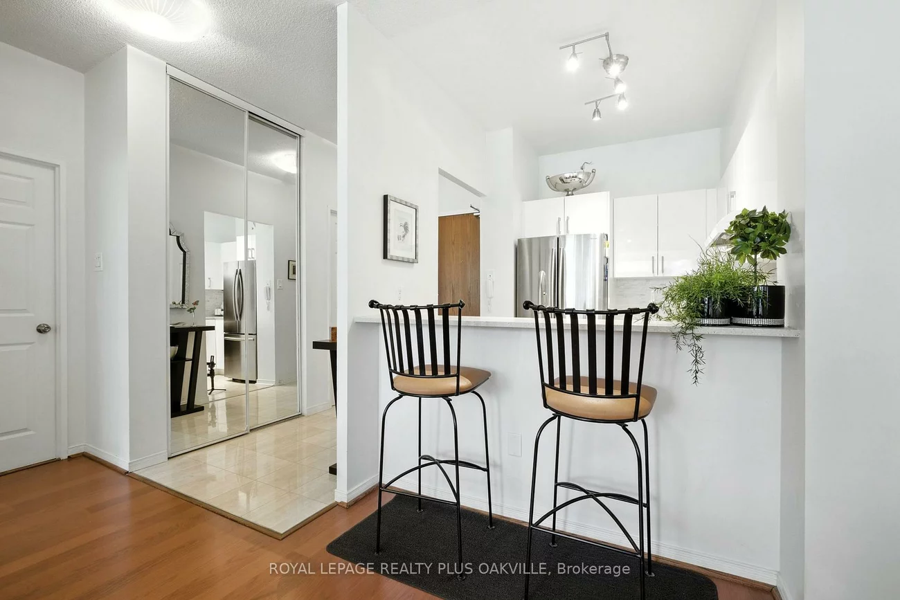 2511, Lakeshore, 1001 - BR Bronte, Oakville